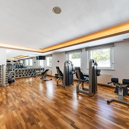 Alpine Club - Adults Only Arosa