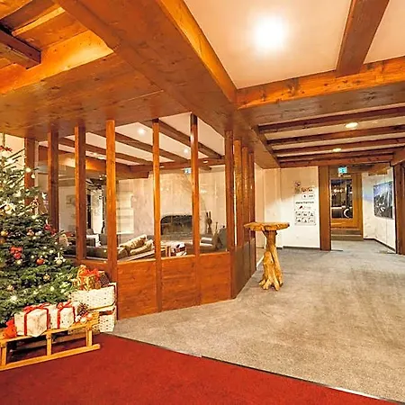 Alpine Club - Adults Only 4* Arosa