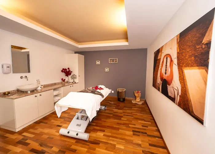 Alpine Club - Adults Only アローザ