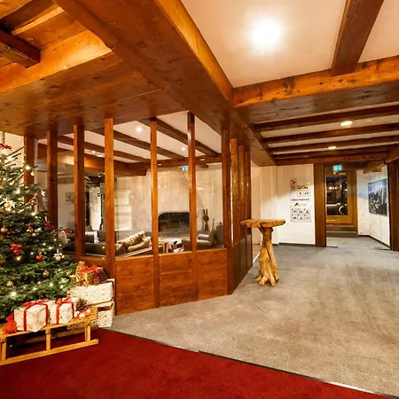 Hotell Alpine Club - Adults Only Arosa