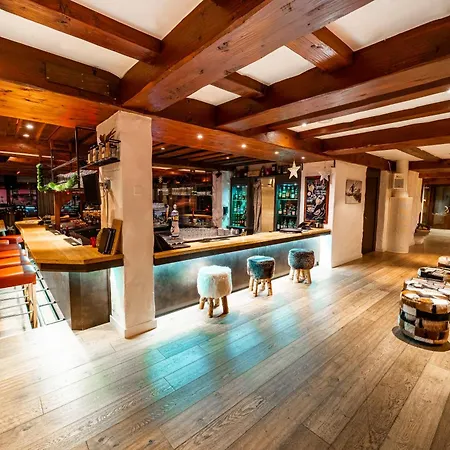 Alpine Club - Adults Only Ароза