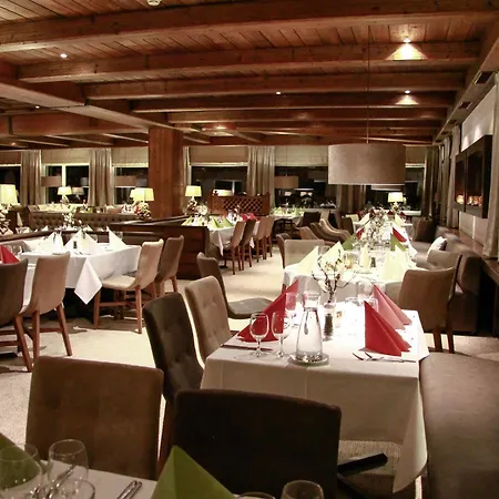 Alpine Club - Adults Only 4* Arosa