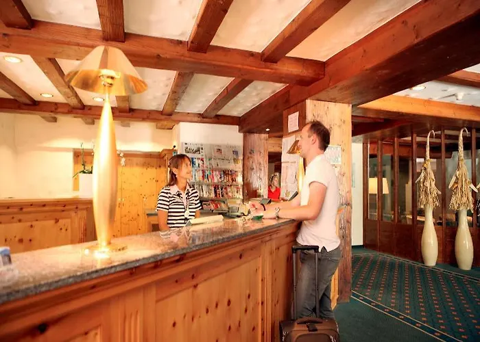 Otel Alpine Club - Adults Only Arosa