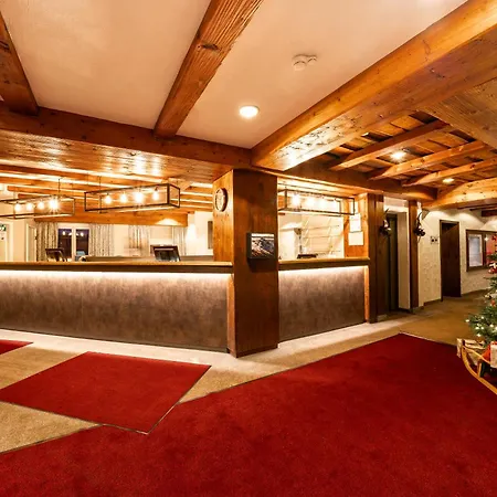 Alpine Club - Adults Only מלון ארוזה