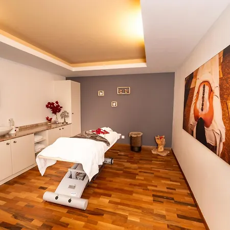 Alpine Club - Adults Only ארוזה