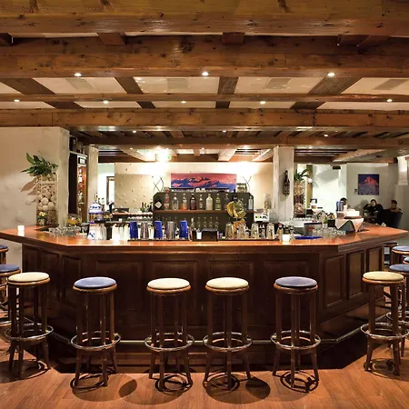 מלון Alpine Club - Adults Only 4*